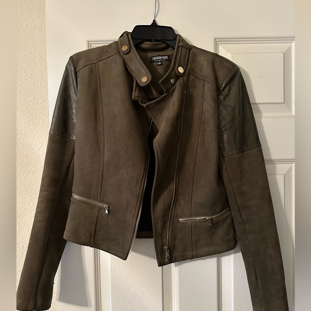 Fashion Nova jacket olive green velvet leather with zipper and buckle details
